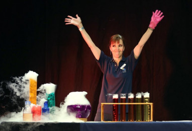 ***Happy 5th Birthday to Science 2 U!*** Amazing School Science Show Offers!